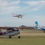 Con un desfile aéreo de más de 30 aviones y una doble jornada de actividades, el Aeroclub de Santa Teresita lanzó su oferta educativa
