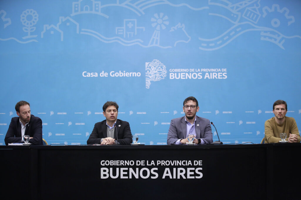 Kicillof y Cuattromo anunciaron los beneficios del Bicentenario del Banco Provincia