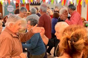 El Centro de Jubilados “Talas” de San Clemente recibe al ciclo Domingos en compañía