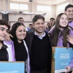 El Gobernador encabezó el acto de entrega de 114 netbooks para estudiantes de General Arenales.